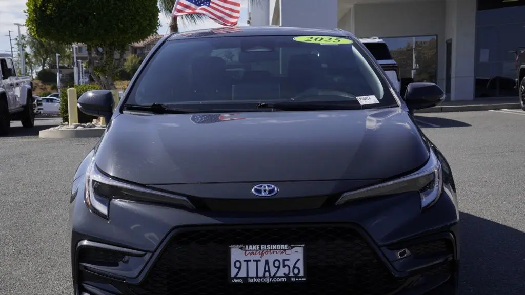2025 Toyota Corolla Hybrid SE