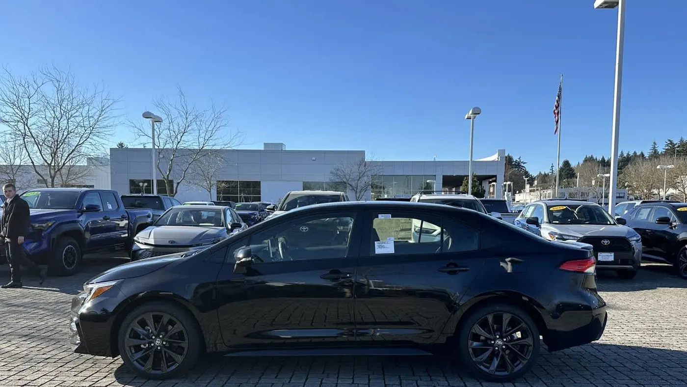 2025 Toyota Corolla Hybrid SE