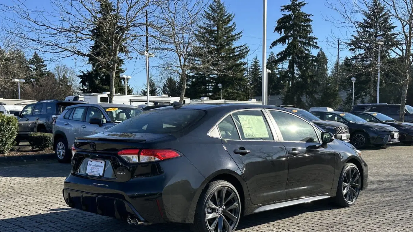 2025 Toyota Corolla Hybrid SE