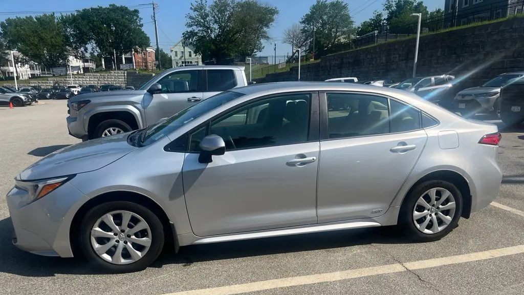 2024 Toyota Corolla Hybrid SE