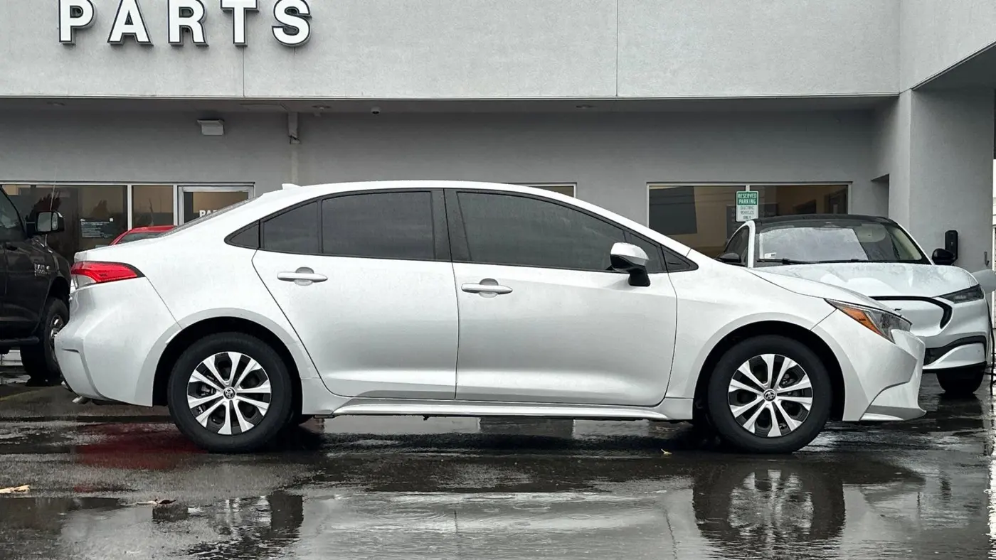 2022 Toyota Corolla Hybrid LE