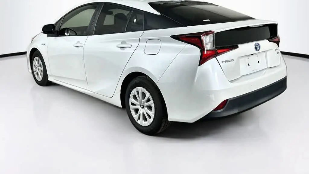 2021 Toyota Prius L Eco