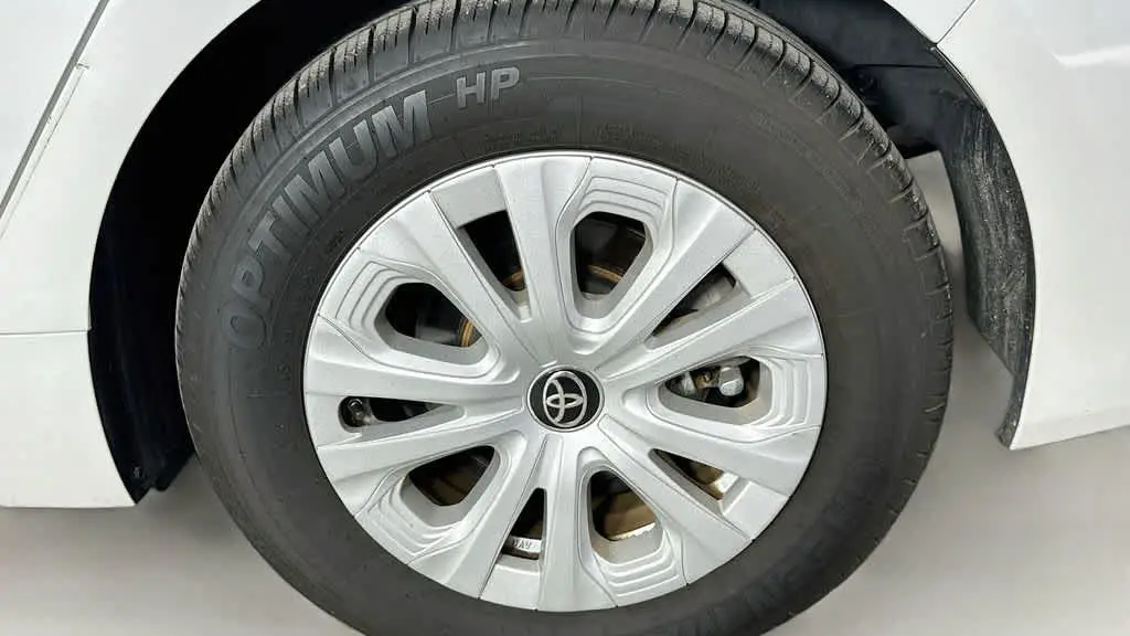 2021 Toyota Prius L Eco