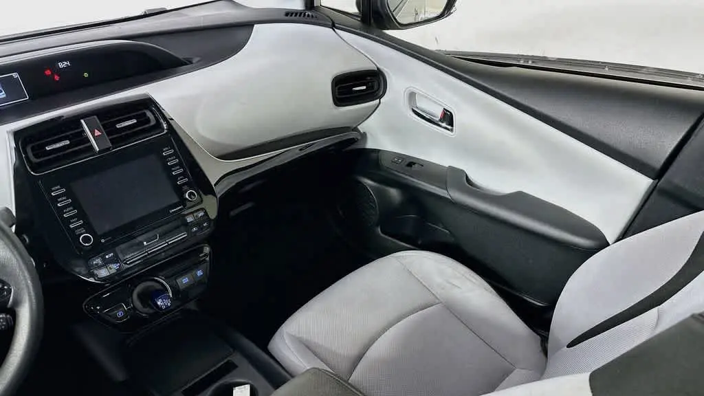 2021 Toyota Prius L Eco