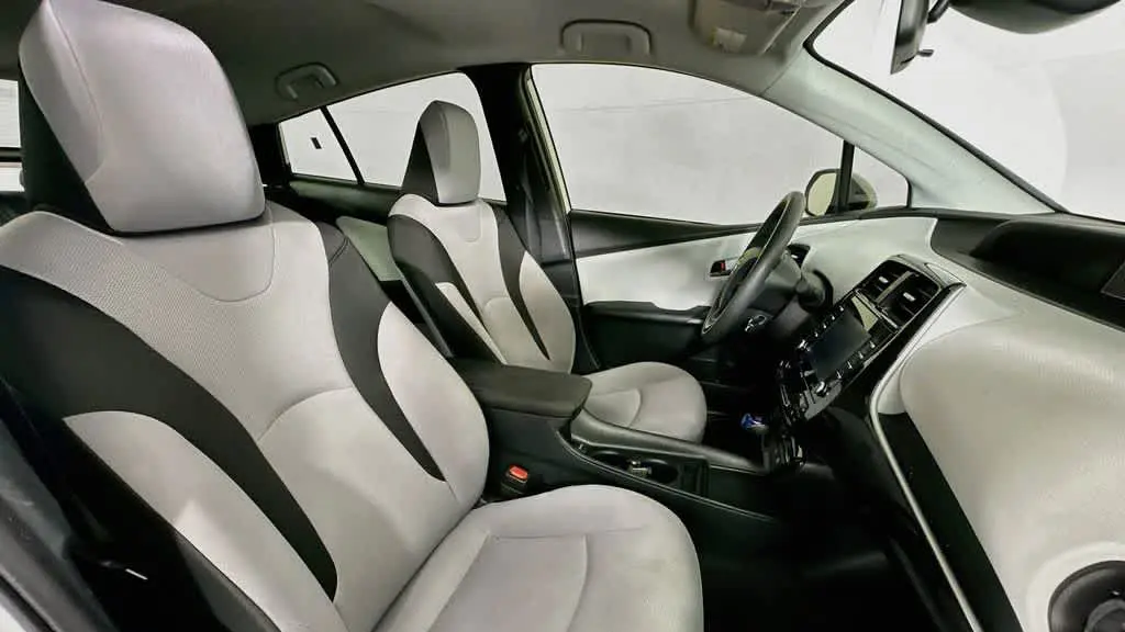 2021 Toyota Prius L Eco