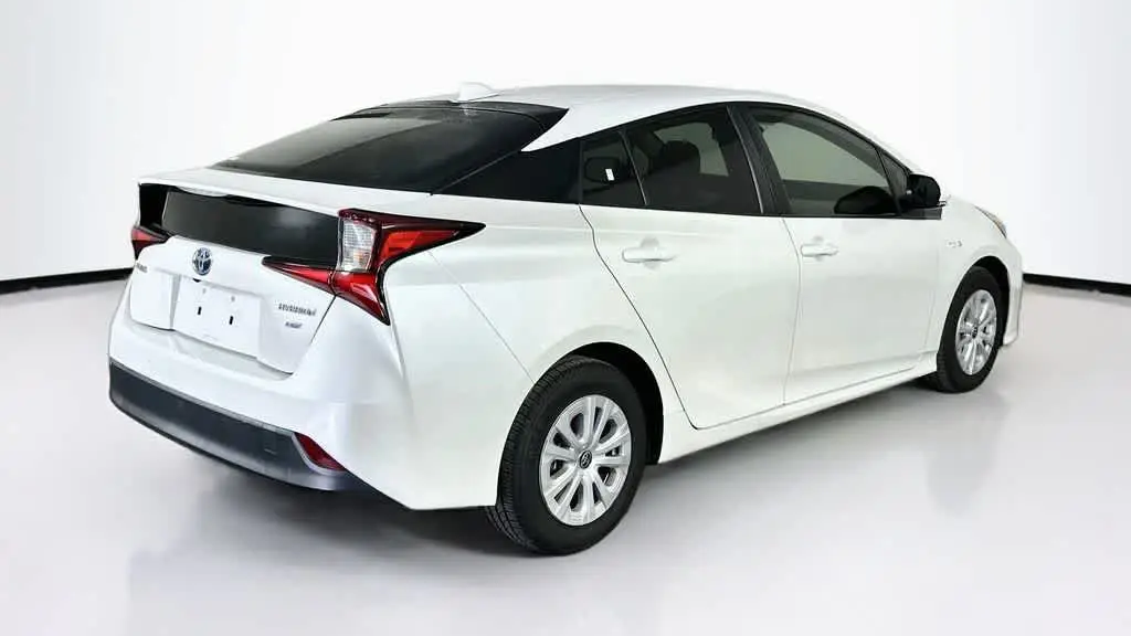 2021 Toyota Prius L Eco