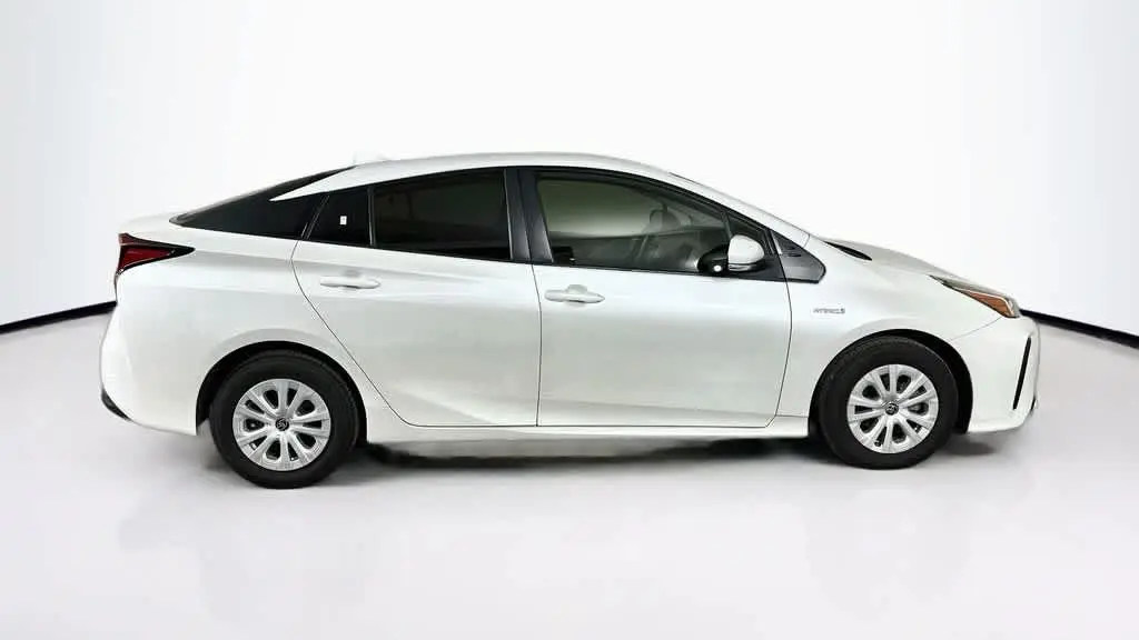 2021 Toyota Prius L Eco