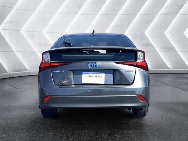 2022 Toyota Prius - $26,000