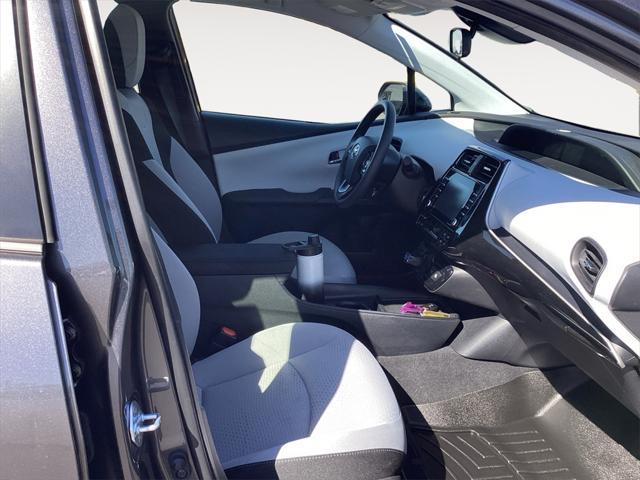 2022 Toyota Prius - $26,000