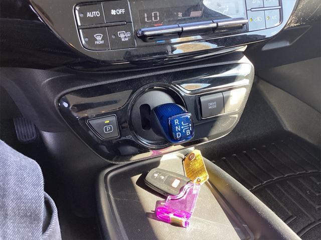 2022 Toyota Prius - $26,000