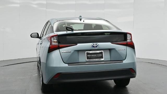 2021 Toyota Prius L Eco