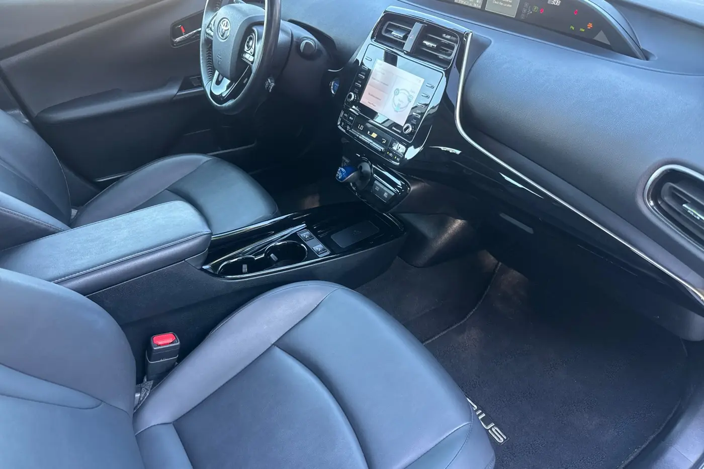 2022 Toyota Prius - $26,000
