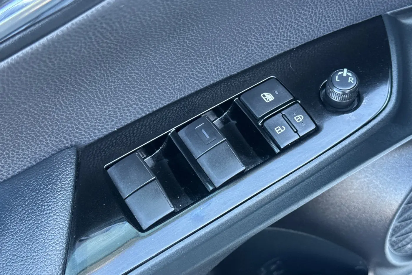 2022 Toyota Prius - $26,000