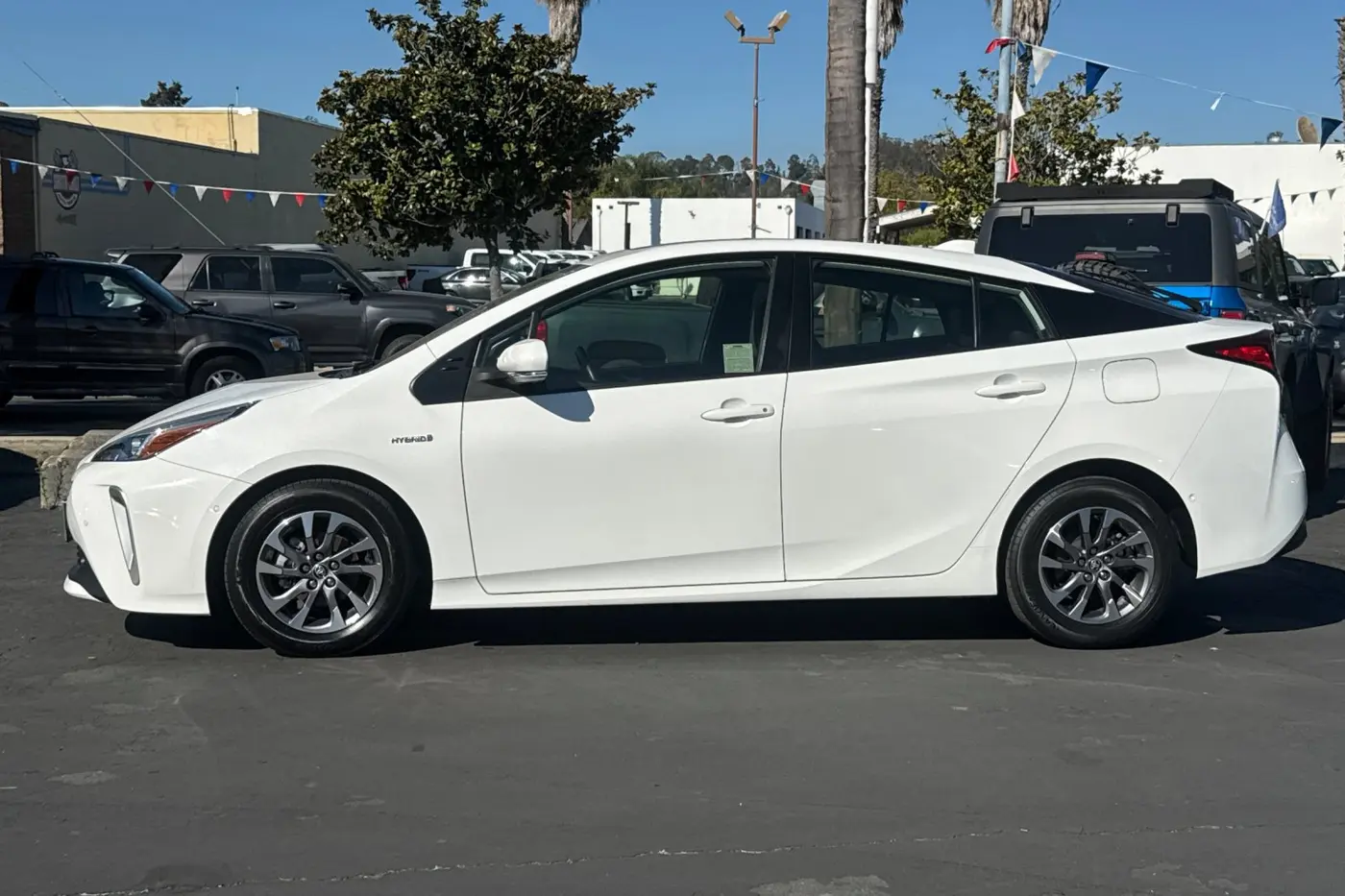 2022 Toyota Prius - $26,000
