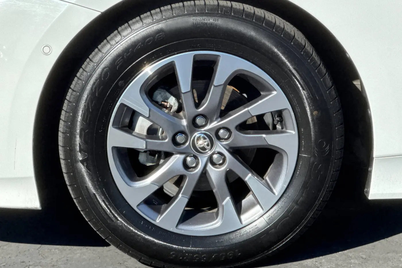 2022 Toyota Prius - $26,000