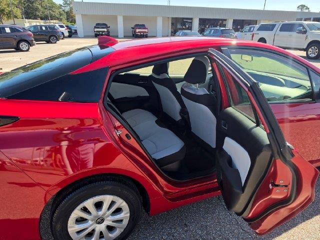 2022 Toyota Prius - $26,999