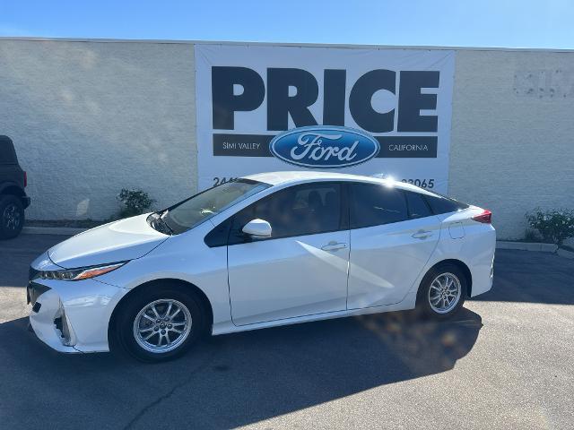 2017 Toyota Prius Prime Premium — photo 1 of 12