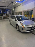 2016 Prius Thumbnail 2