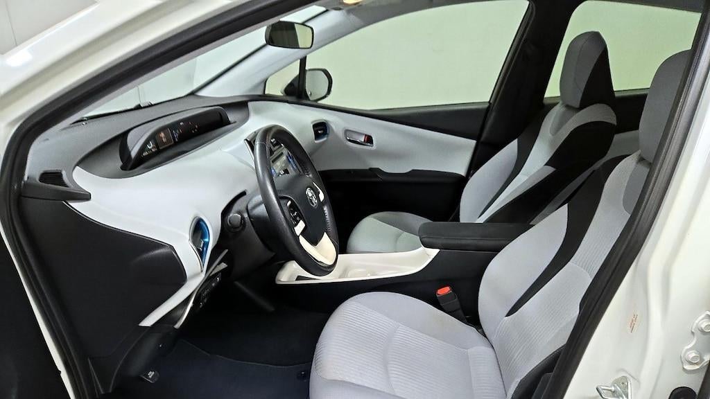 2018 Toyota Prius Three Touring