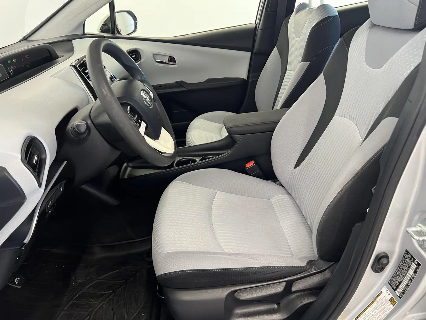 2017 Toyota Prius - $14,999
