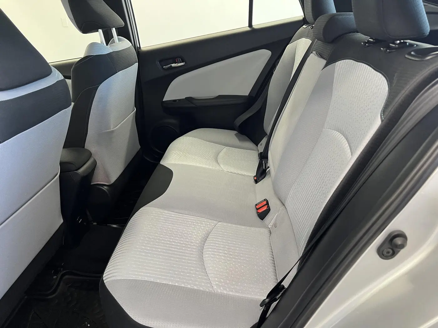 2017 Toyota Prius - $14,999