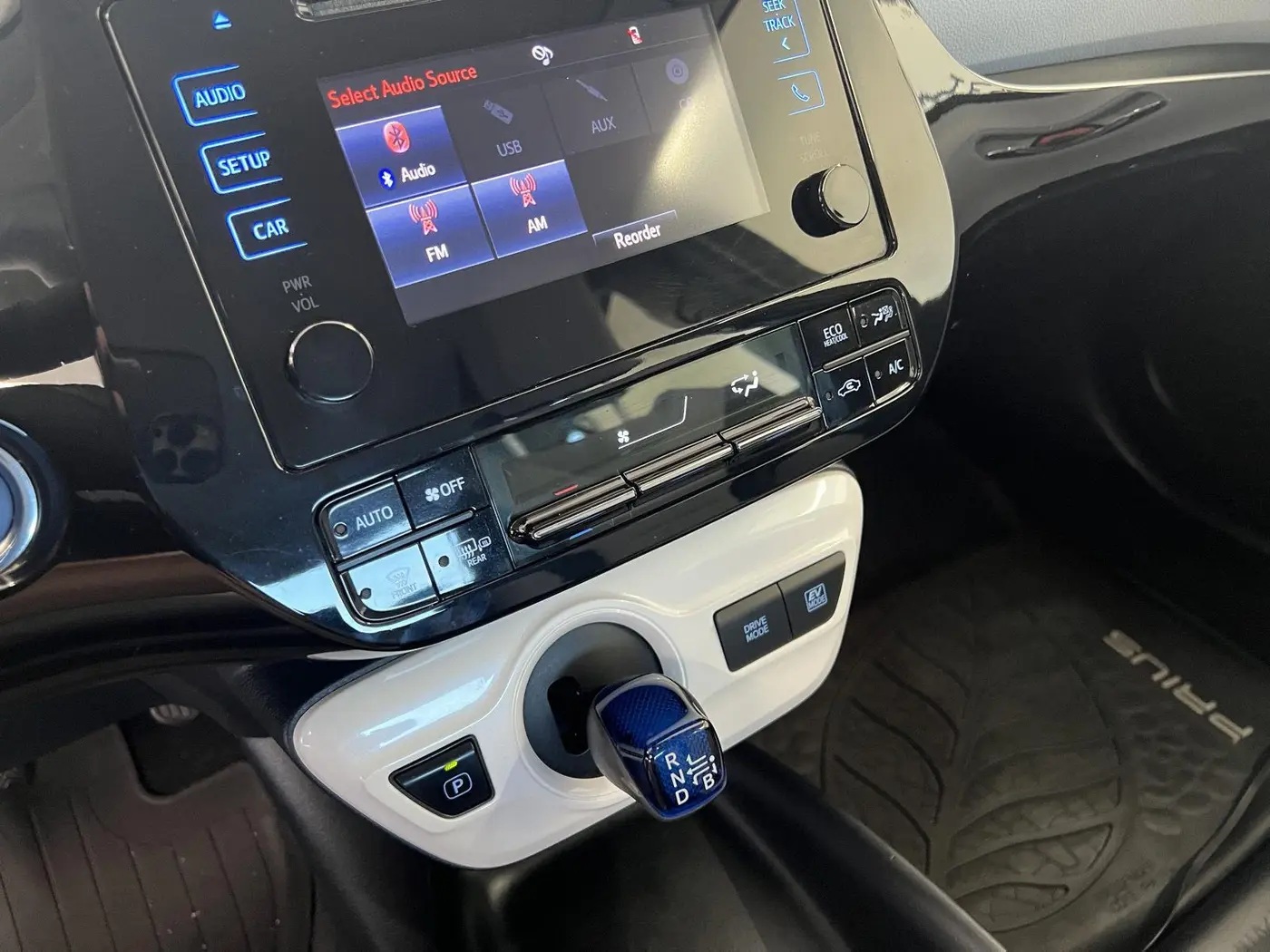 2017 Toyota Prius - $14,999