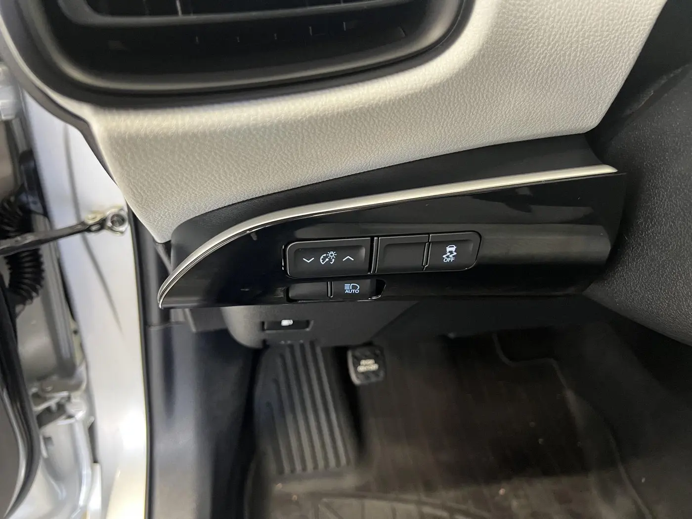 2017 Toyota Prius - $14,999