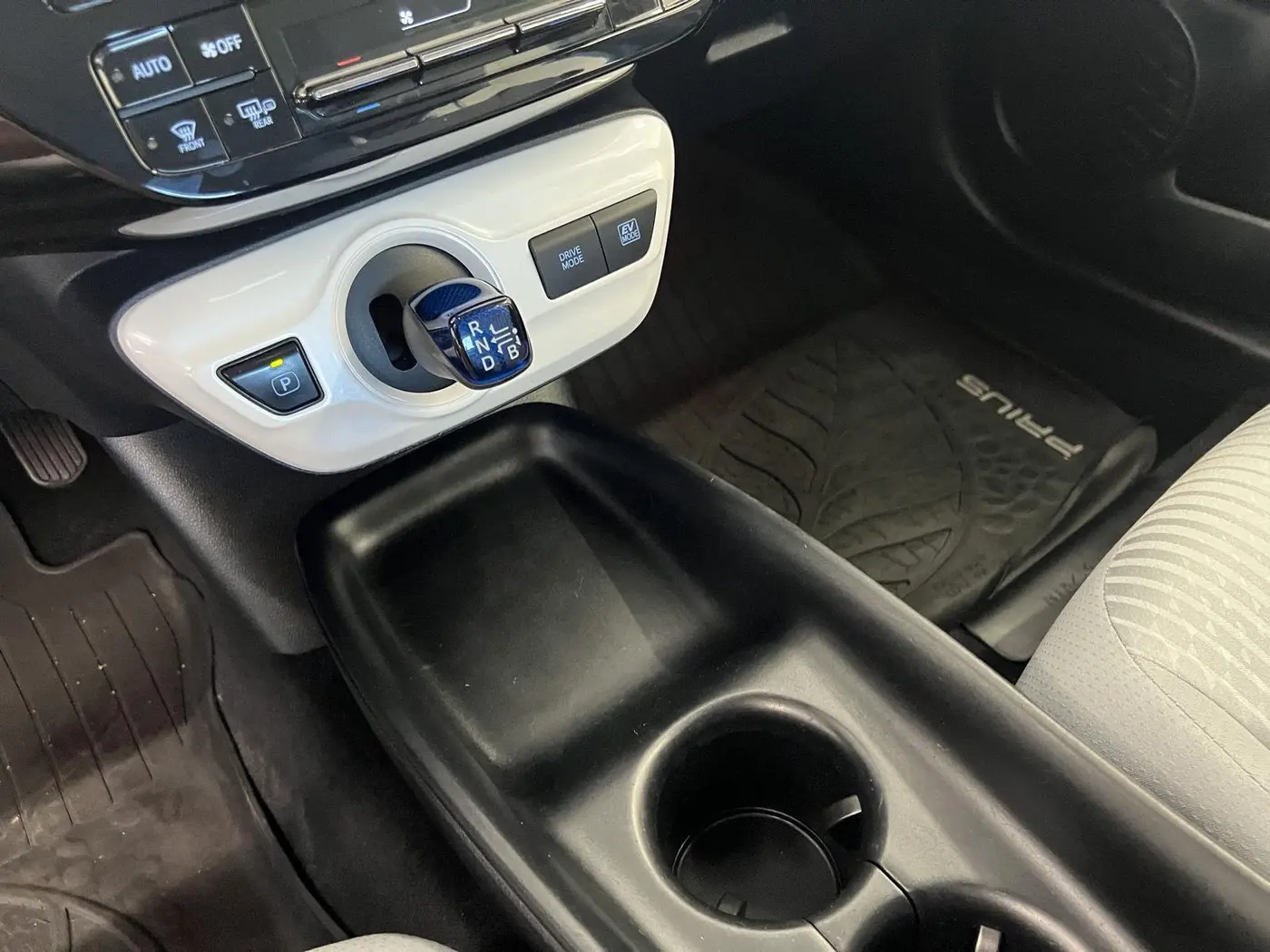 2017 Toyota Prius - $14,999