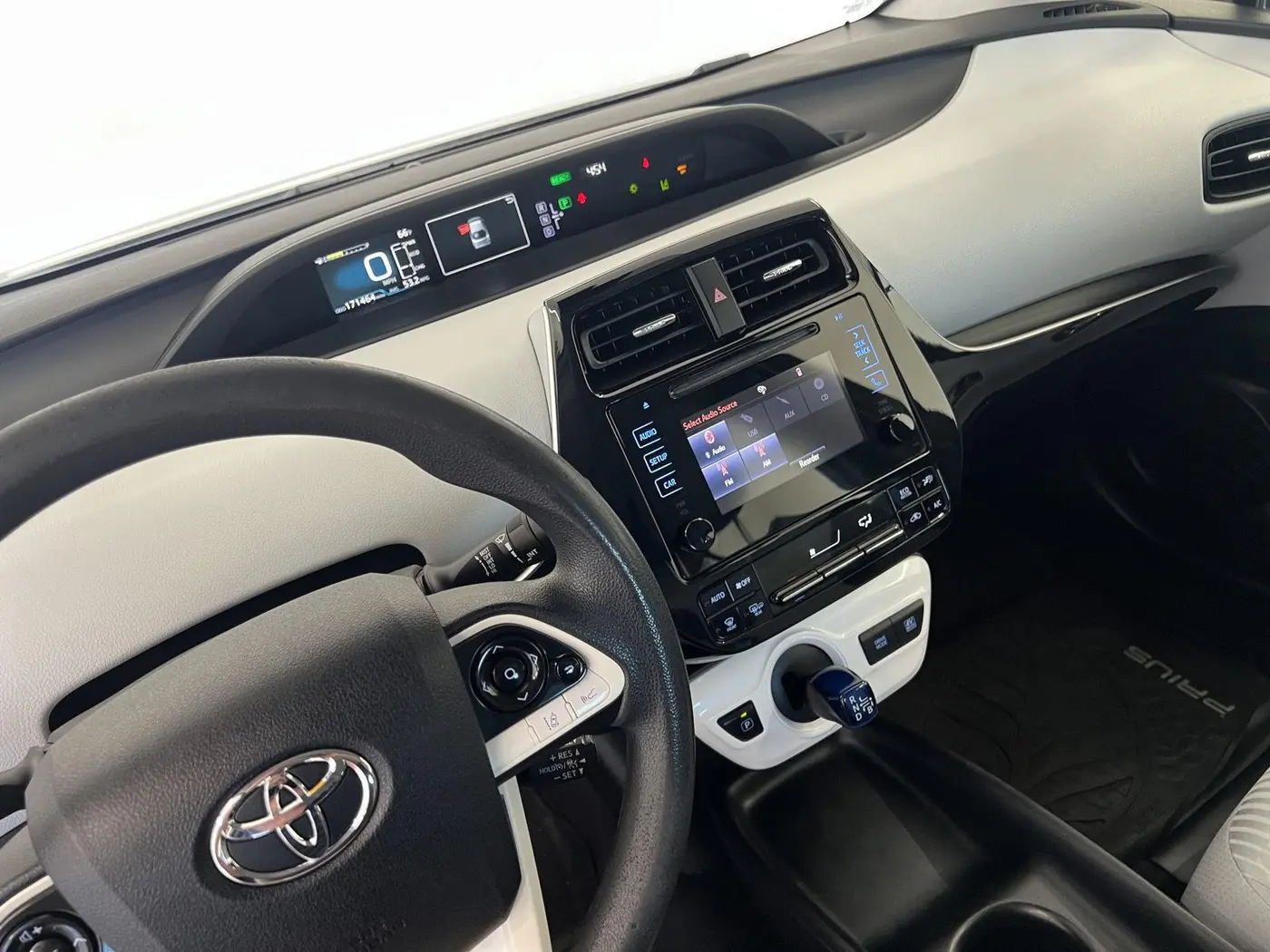 2017 Toyota Prius - $14,999