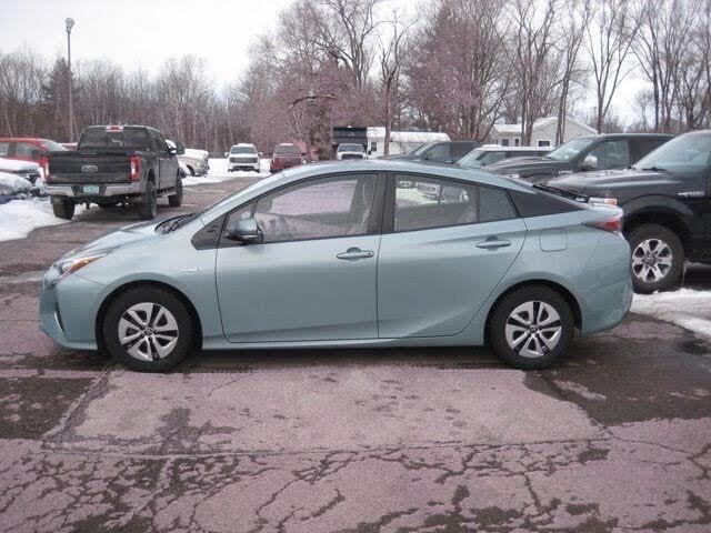 2016 Toyota Prius - $13,995