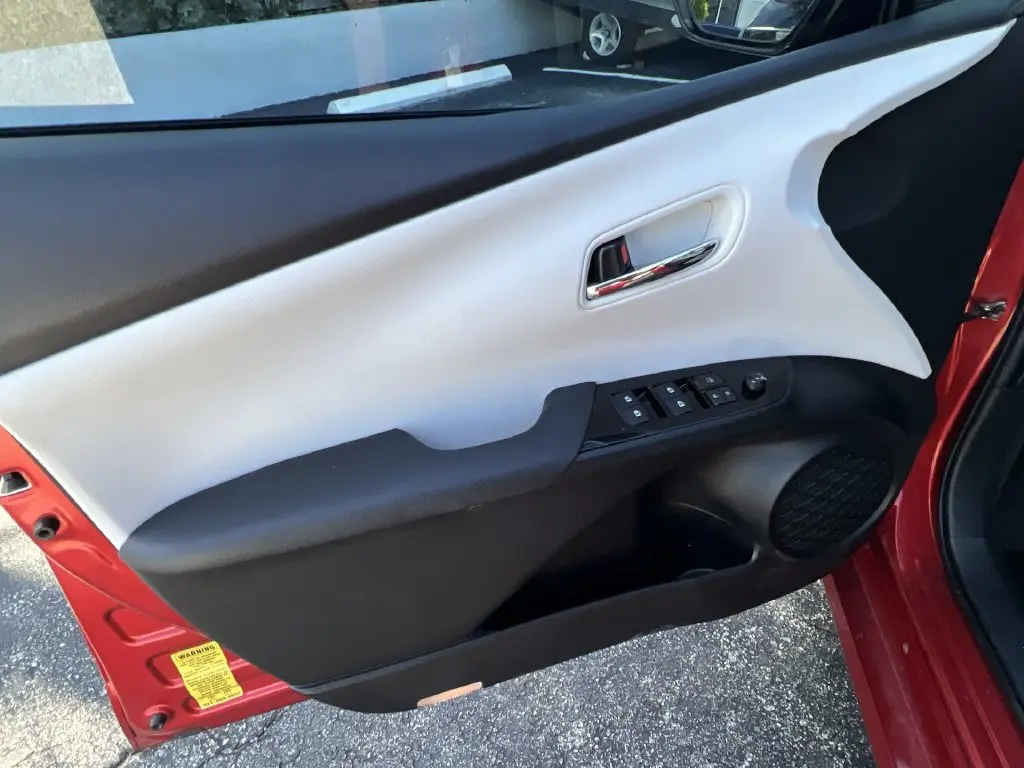 2017 Toyota Prius - $16,980