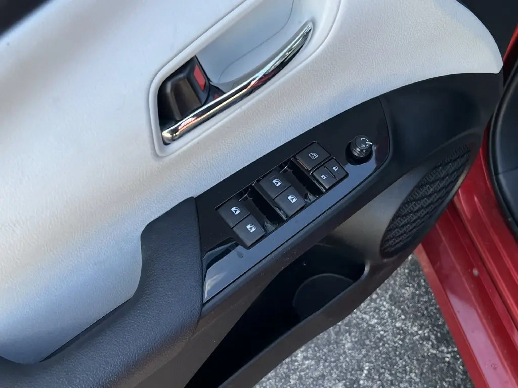 2017 Toyota Prius - $16,980