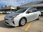 2016 Prius Thumbnail 4