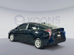 2016 Prius Thumbnail 3