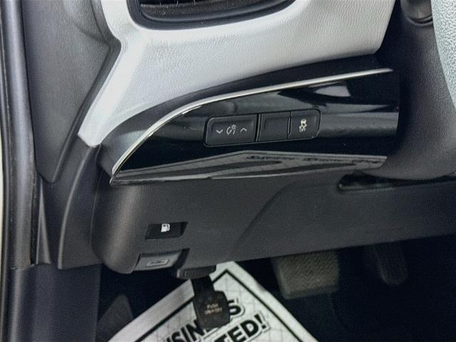 2016 Toyota Prius - $15,979