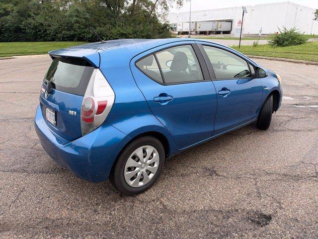 2014 Toyota Prius c Two — photo 1 of 5