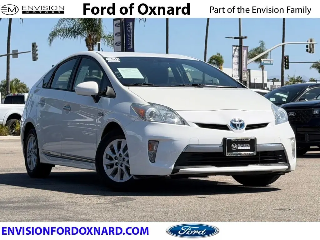 2013 Toyota Prius - $15,751
