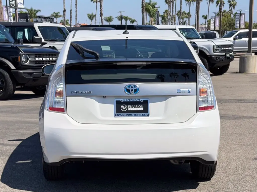 2013 Toyota Prius - $15,751