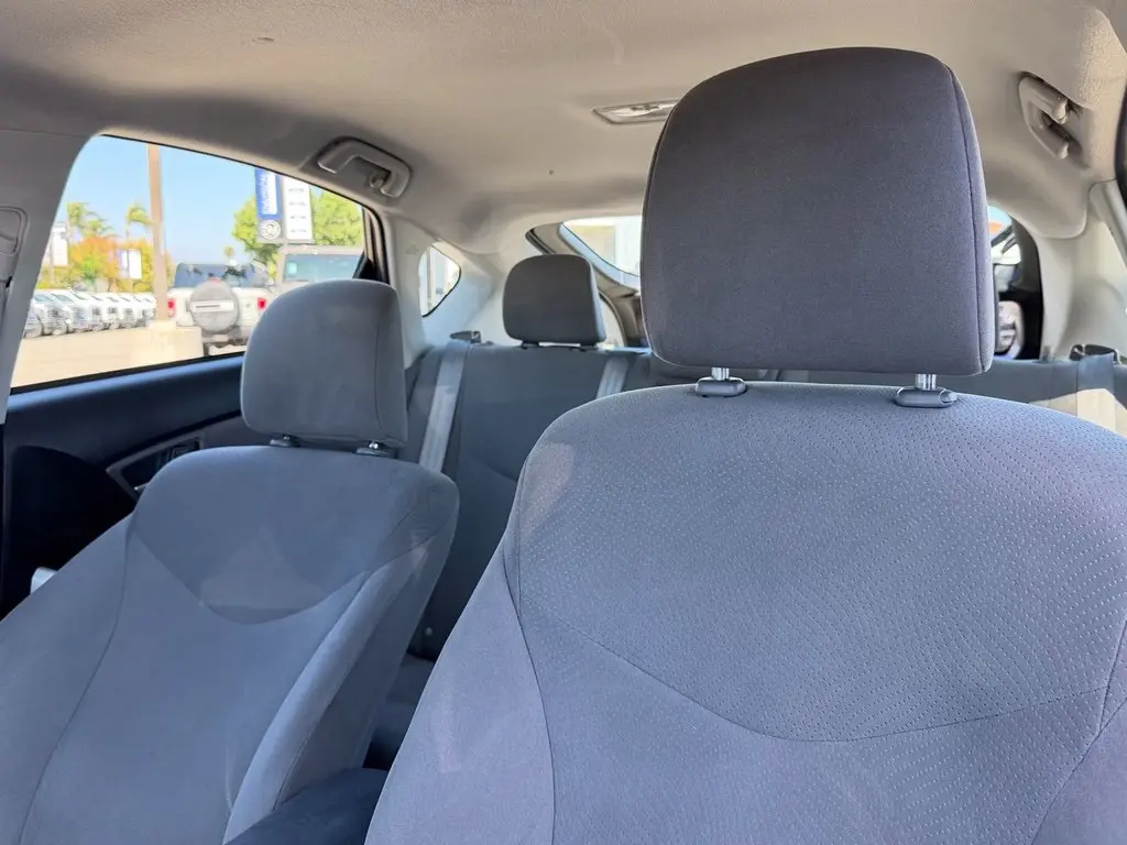 2013 Toyota Prius - $15,751