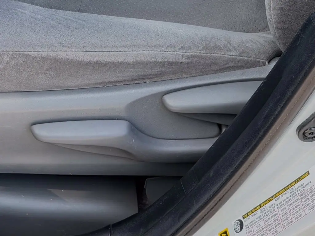 2013 Toyota Prius - $15,751