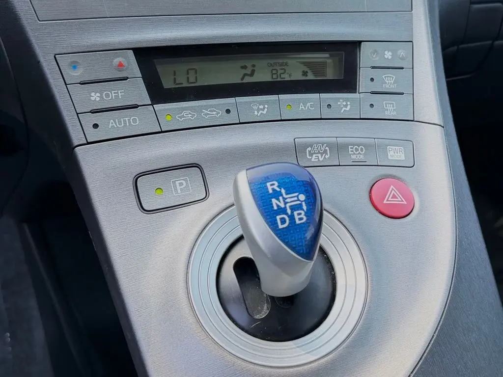 2013 Toyota Prius - $15,751