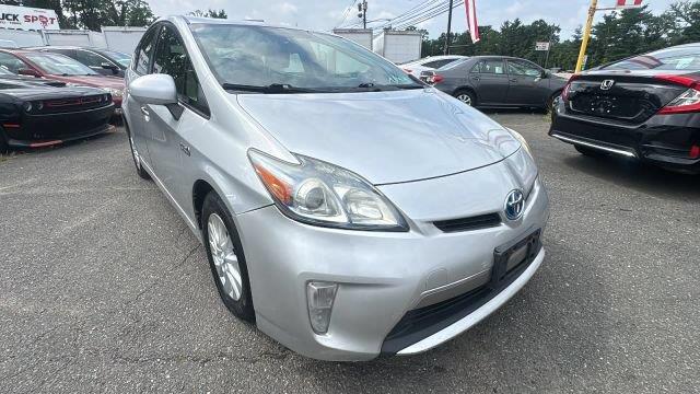 2013 Toyota Prius - $8,777