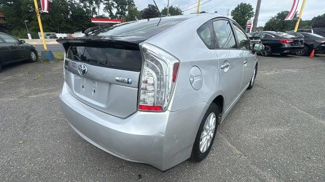 2013 Toyota Prius - $8,777