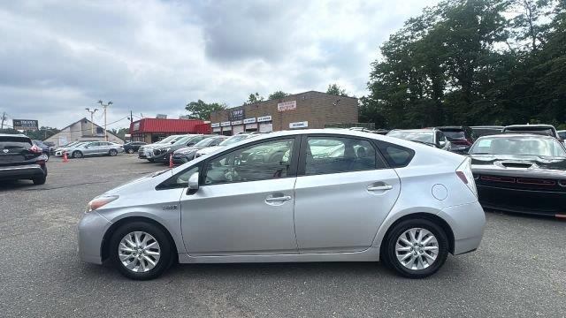 2013 Toyota Prius - $8,777