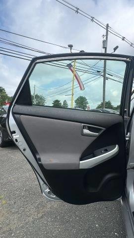 2013 Toyota Prius - $8,777