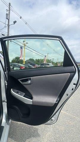 2013 Toyota Prius - $8,777