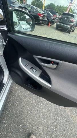 2013 Toyota Prius - $8,777