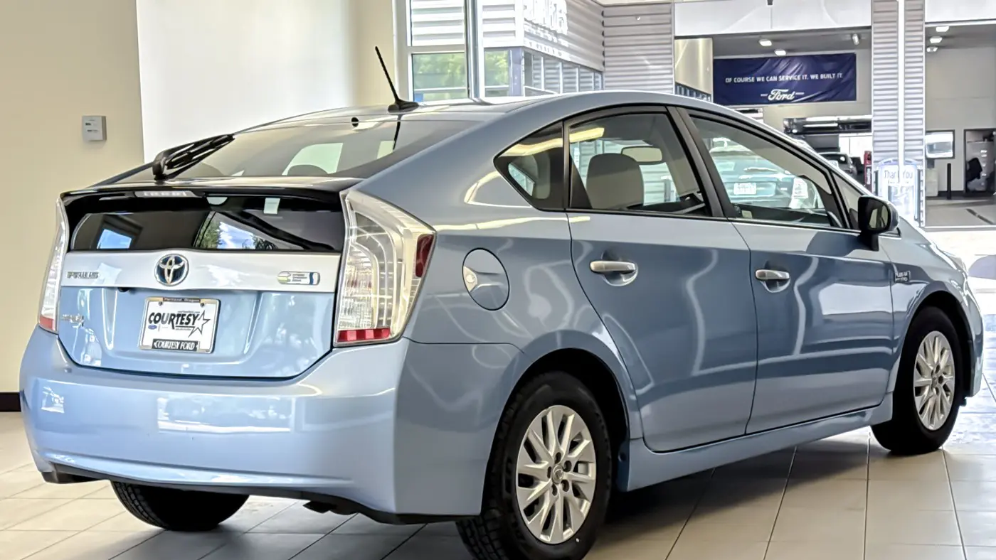 2014 Toyota Prius Plug-in Hybrid Advanced