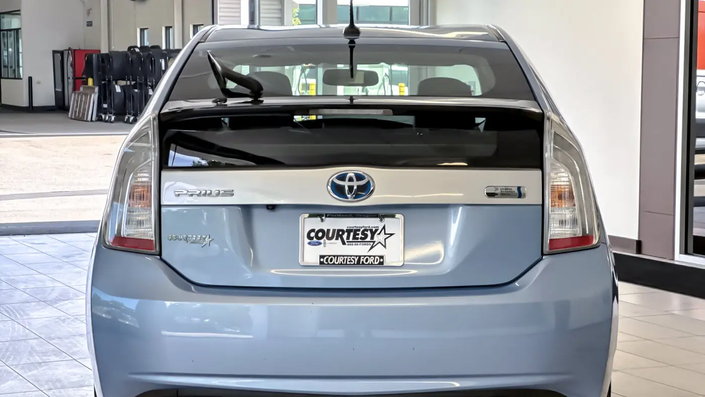 2014 Toyota Prius Plug-in Hybrid Advanced