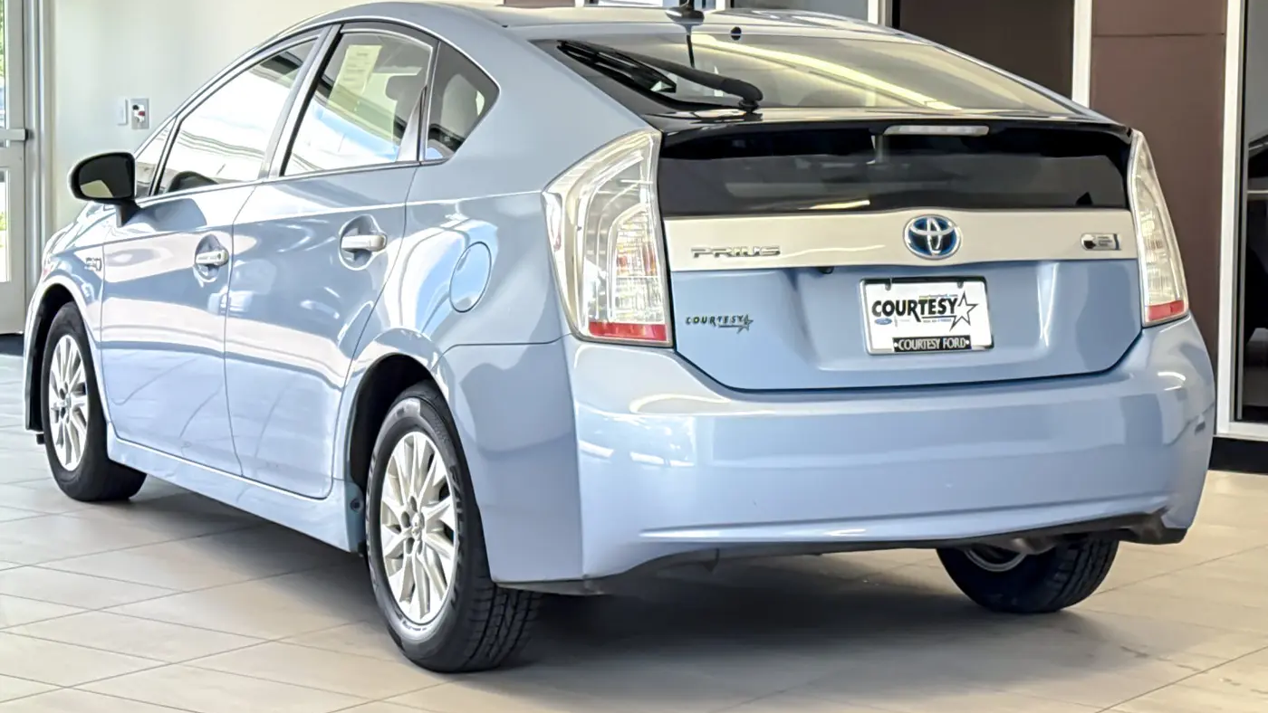 2014 Toyota Prius Plug-in Hybrid Advanced